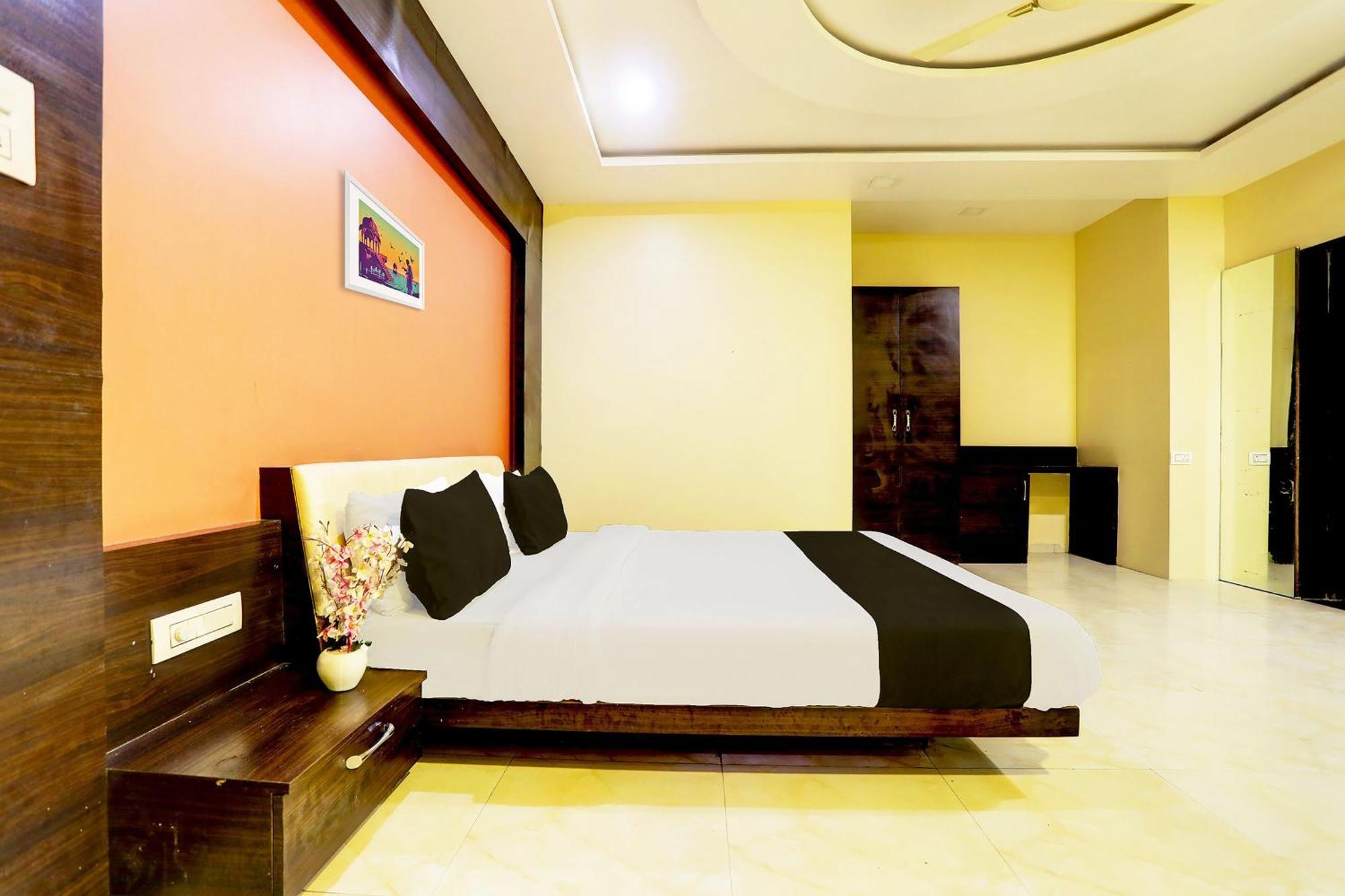 Hotel O Badridham Nagar Ab Road Dewas Екстер'єр фото