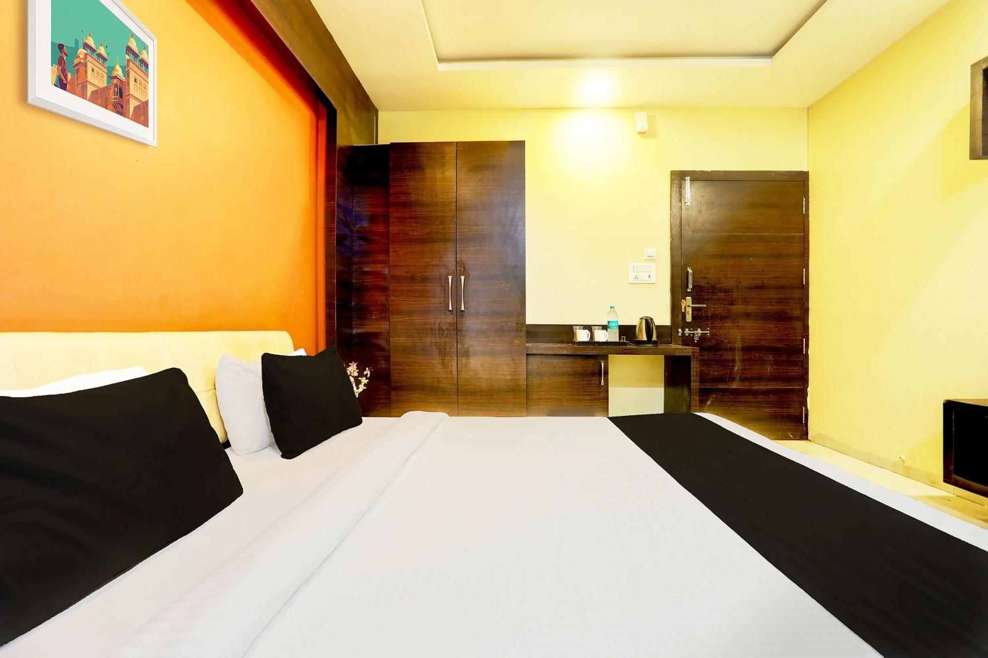 Hotel O Badridham Nagar Ab Road Dewas Екстер'єр фото